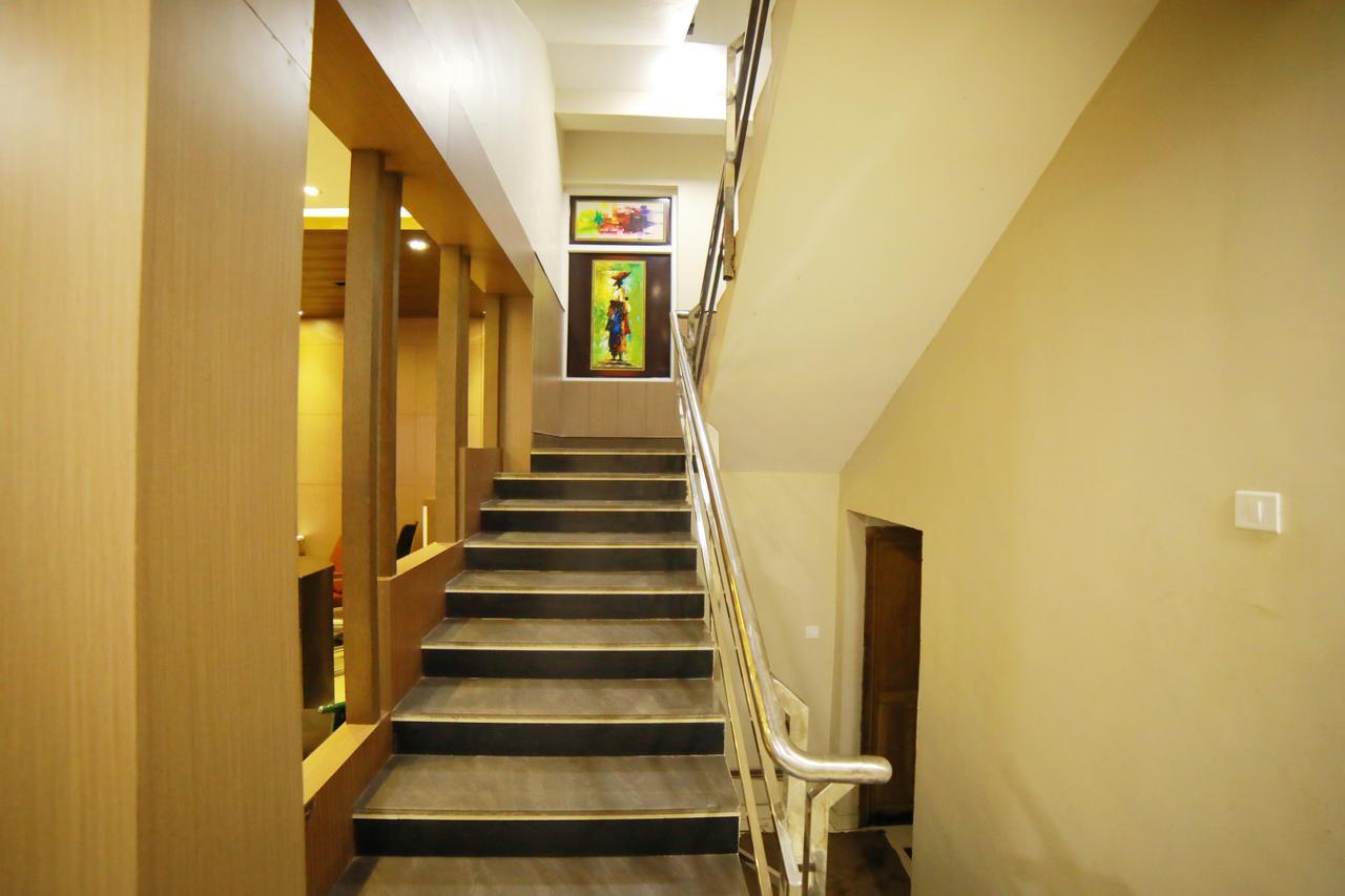 Oyo 8588 Rainbow Inn Munnar Zewnętrze zdjęcie